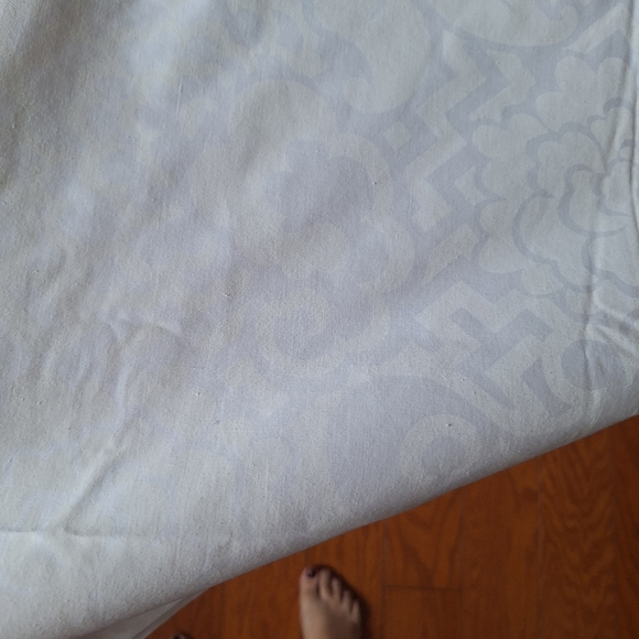 WHITE Cannon twin scroll pattern flat - Picture 8 of 12